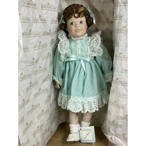 Ashton Drake Galleries Lisa Marie Porcelain 1993 Look At Me Collectors Doll - Picture 1 of 16